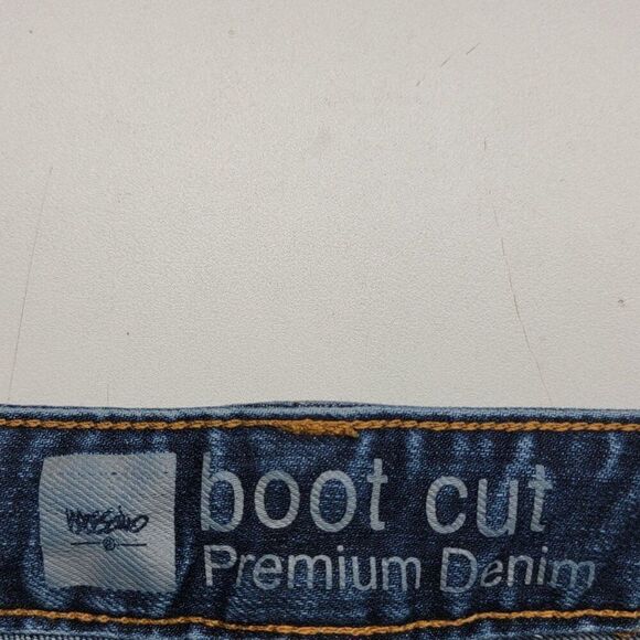 Mossimo Women's Bootcut Jeans Size 2S Medium Wash Blue Denim 28x28 - Picture 5 of 10